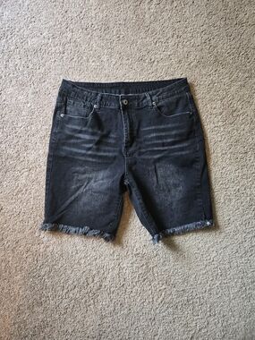 Black High-Rise Raw Hem Denim Bermuda Shorts XL EUC